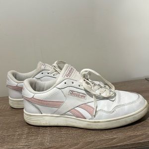 Reebok women’s court advance sneaker pink size 7.5